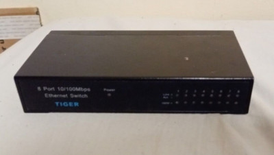 LAN Network switch 10/100mbps 8 port ethernet RJ45 switch hub . tested. compact
