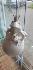 Froschkönig mit Kind auf Kugel, weiss, groß, neu