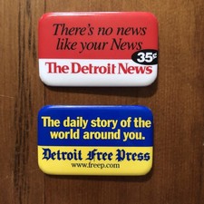 Detroit free press &the Detroit News-newspaper advertising pin back Collectible￼