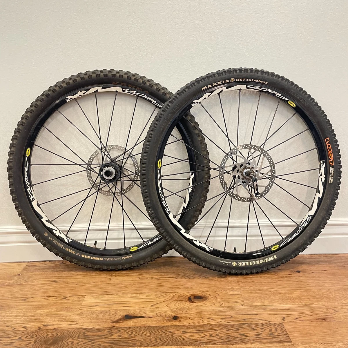 MAVIC 26インチ ホイール+ MAXXIS Crossmark 2 x MAXXIS Crossmark II NEW Bicycle Mountain Bike Bicycle Cycling