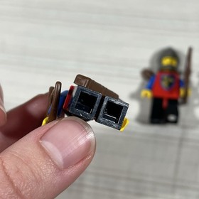 Vintage Lego Crusader Axe Knight Minifigure Castle cas237 Quiver Arrow 6062 6080