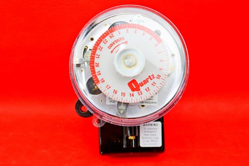 Interruptor de tiempo electromecánico Sangamo Q554 2 24 horas base de 3 pines RPTS - Imagen 2 de 6