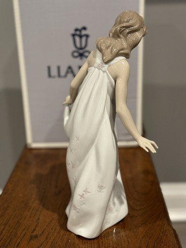 ✅ Lladro 6975 "Wonderful Mother” Porcelain Figure; MINT In Original Box - Picture 6 of 16