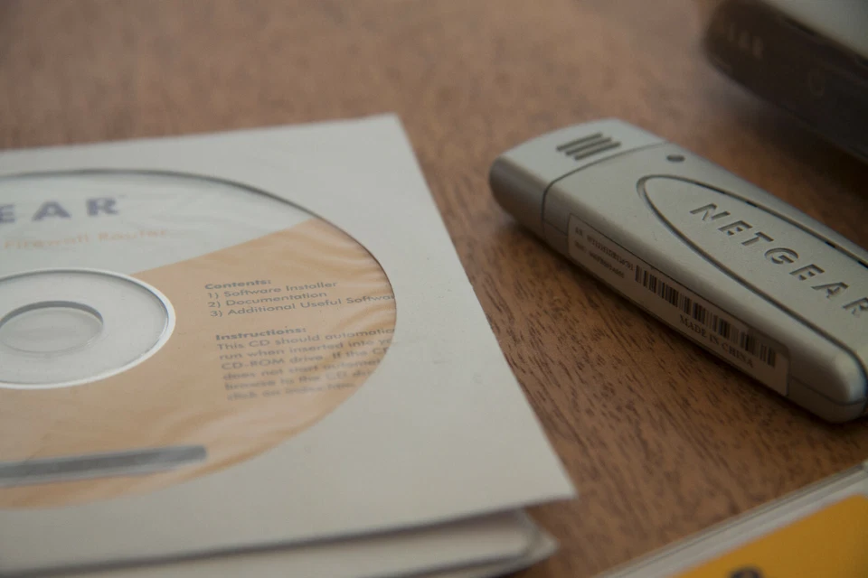 NETGEAR Router WLAN Set, PC-Card, USB-Stick, PCMCIA-Karte Komplettset! - Bild 4 von 4