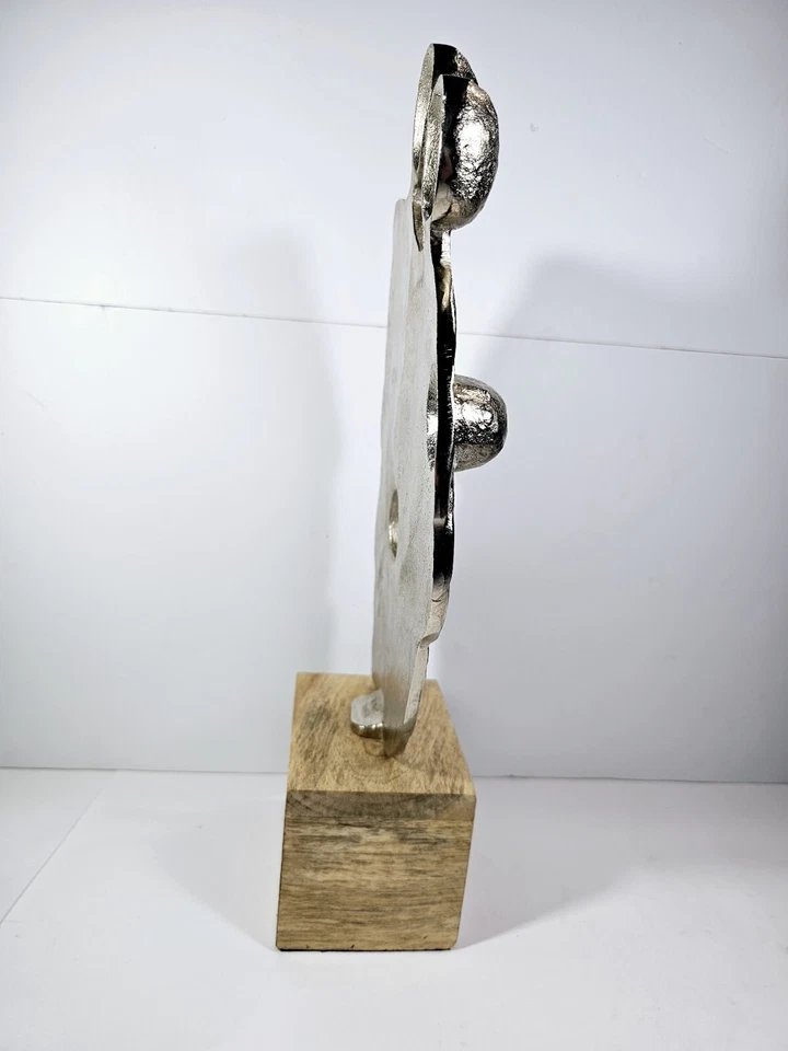 Arte de estatuilla familiar con base de madera de metal Cherish astilla Foto 2 de 4