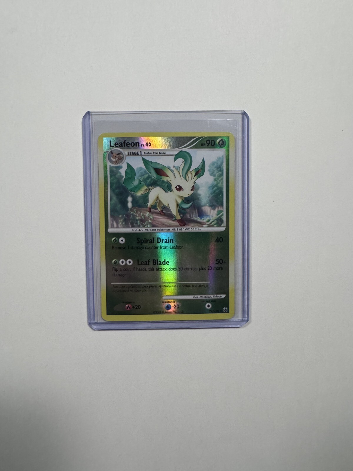 Leafeon 24/100 Reverse Holo LP Majestic Dawn 2008 Vintage