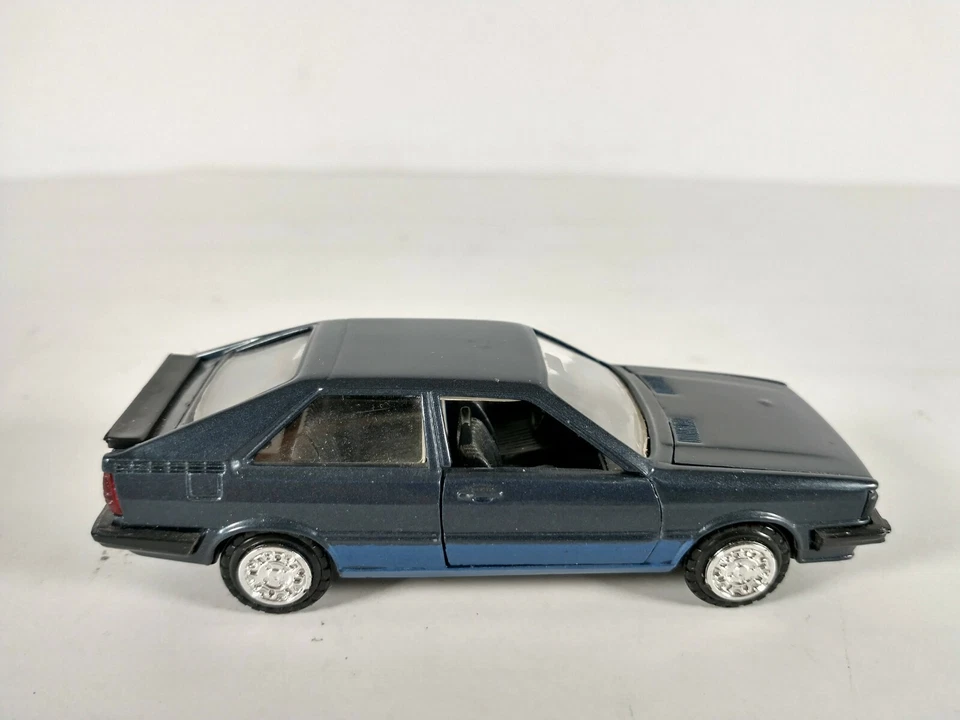 Audi Coupé GT5S Azul Conrad 1:43 Diecast No. 1012 Foto 3 de 4