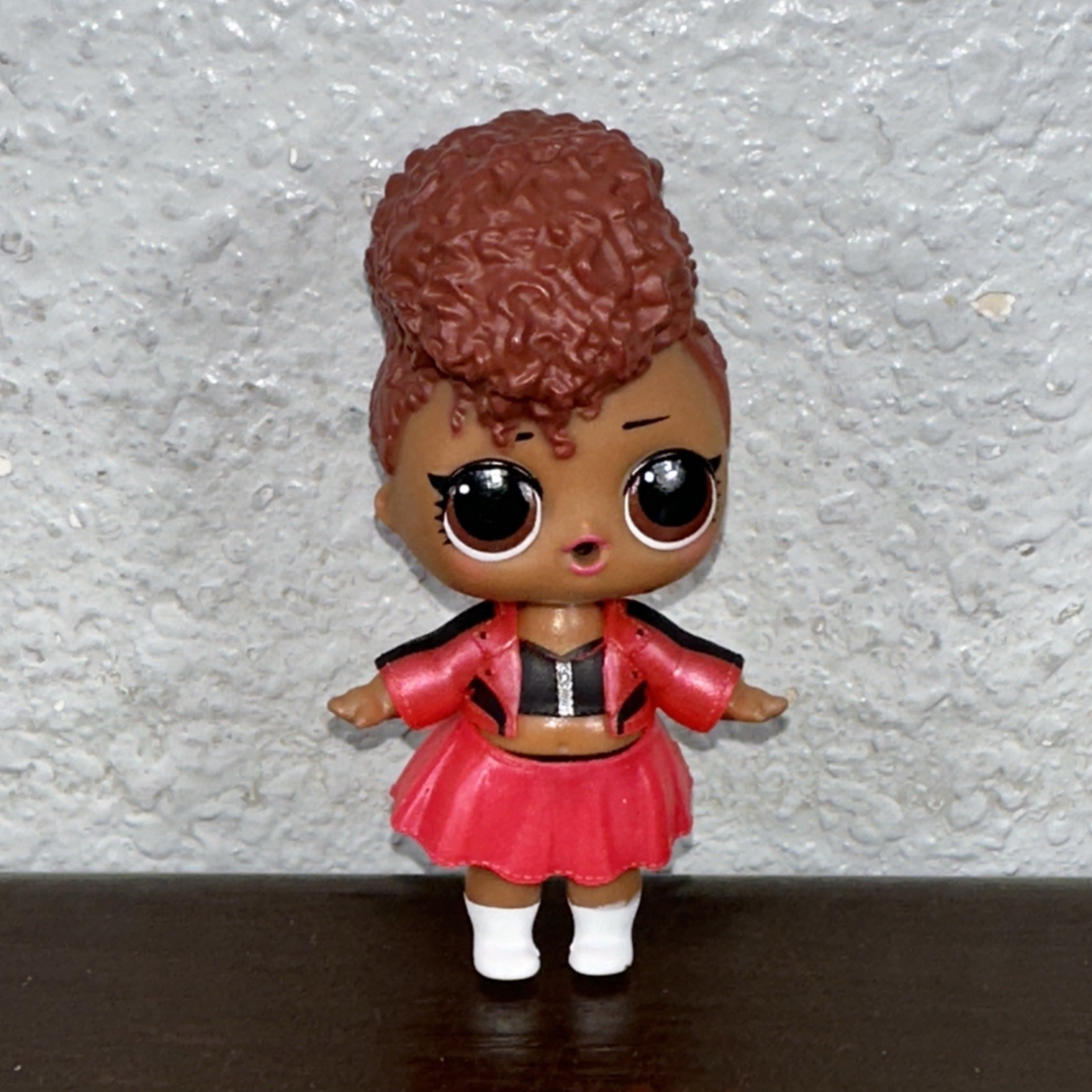 LOL Surprise Doll THRILLA BABE Big Sister Under Wraps Series 4 Color Changer