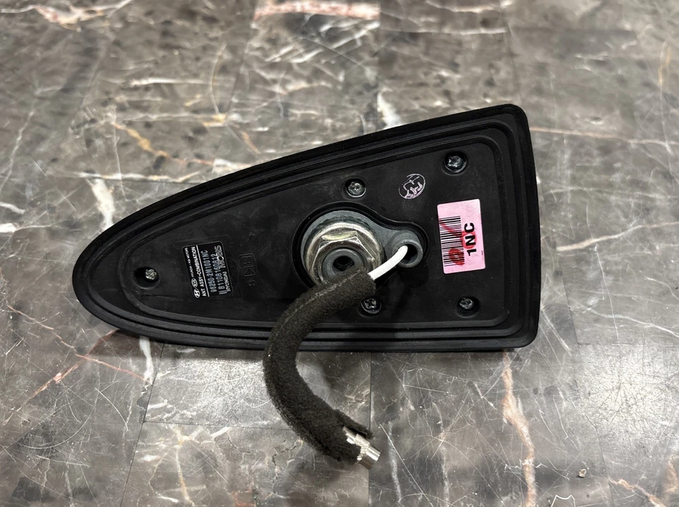 ✅ 2012 现代 Genesis Coupe 车顶鲨鱼鳍天线 96250-2M1001 原始设备制造商灰色 — 第 3/4 张图片