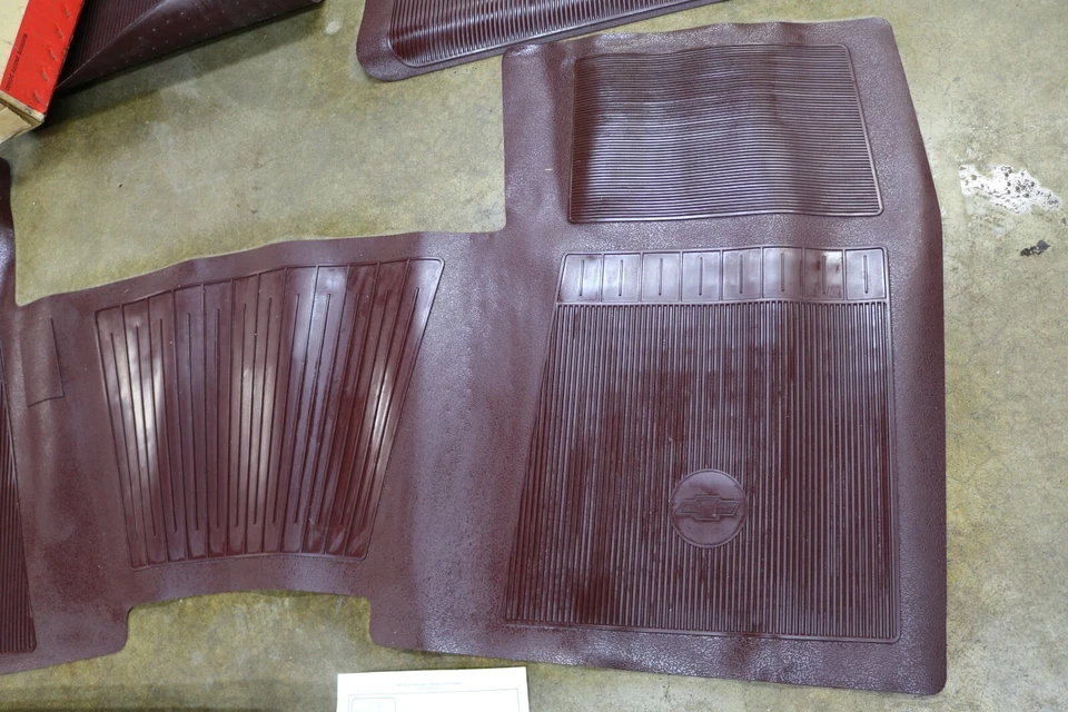 1967 CHEVROLET IMPALA CAPRICE BELAIR NOS FT & R GM MAROON NOS FLOOR MATS986996 - Image 3 of 4