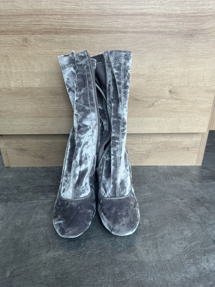 Botas calcetín de terciopelo Boohoo para mujer talla 9 tacón ancho media pantorrilla Foto 2 de 4