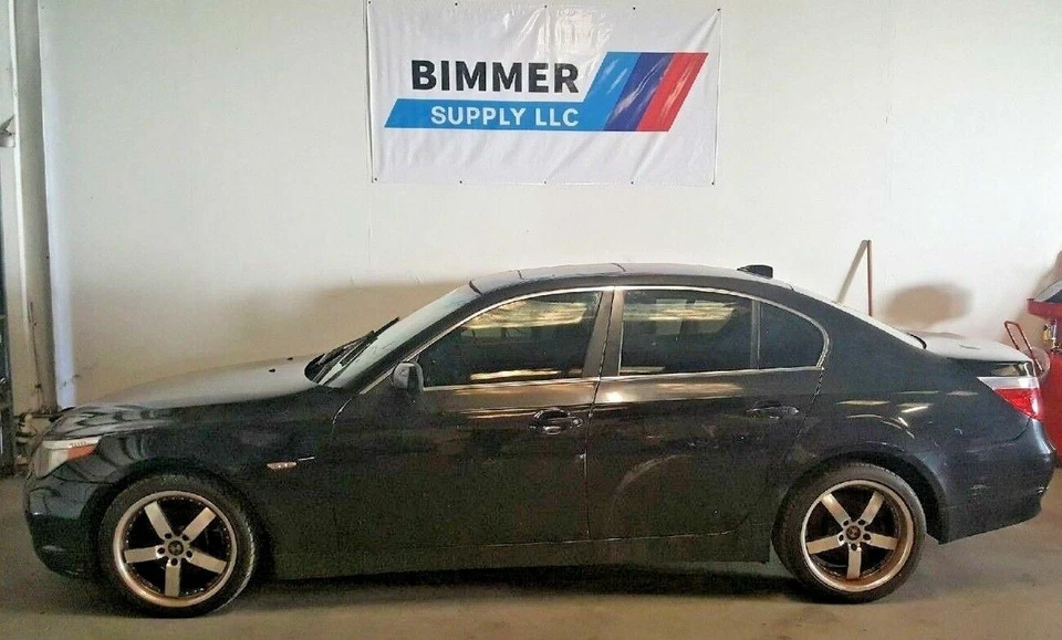 BMW 530i 2003-10 Front Bumper Cover w Kidney Grilles USED OEM PN: 51117111739 * - Image 4 of 4