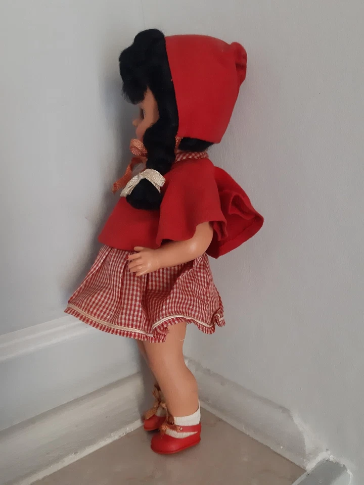 BAMBOLA ATHENA CAPPUCCETTO ROSSO 32 CM - ANNI 40/50 - Immagine 4 di 4