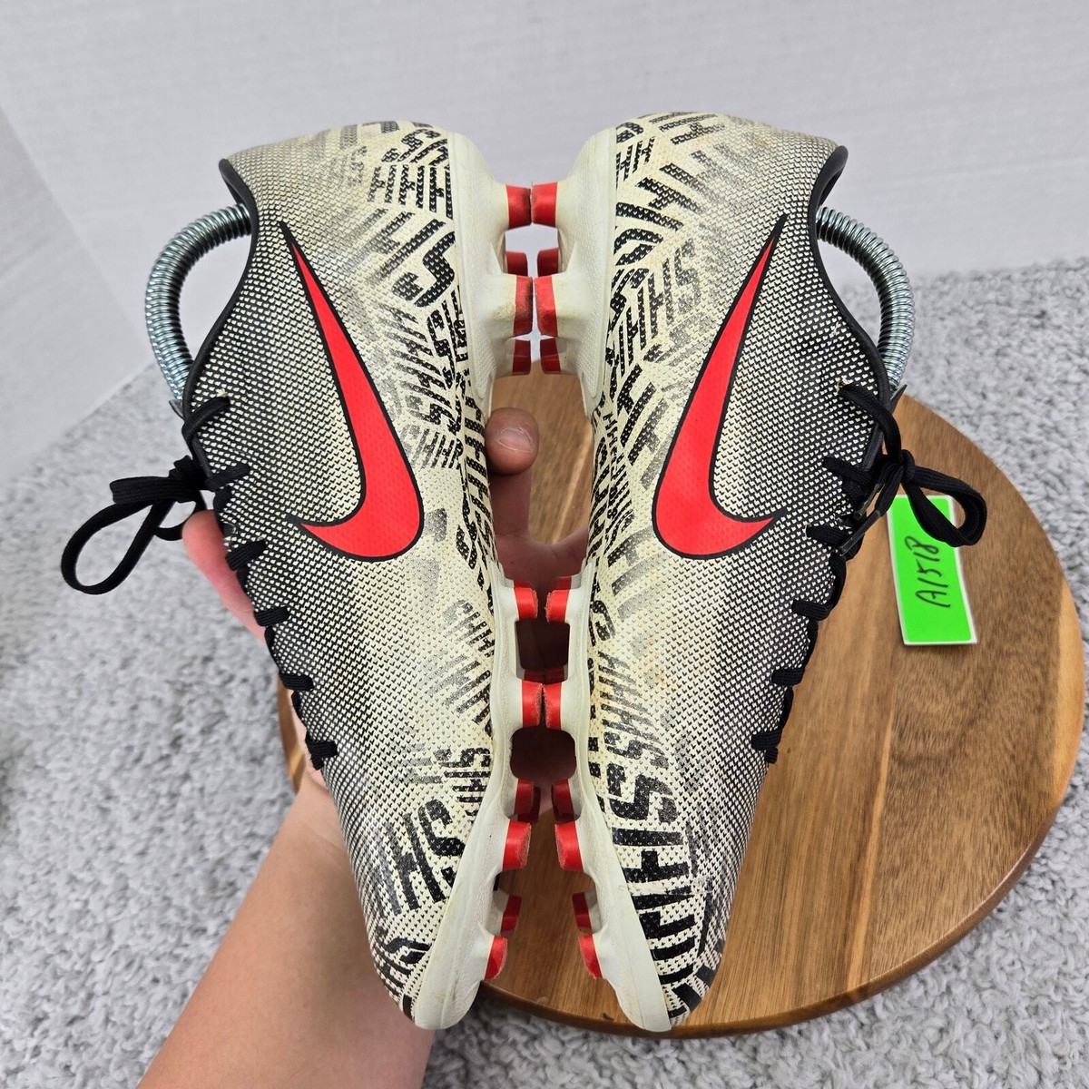 シューズ NIKE Mercurial Vapor 12 Elite NJR FG 094383f310f0.jpg?width=3840&