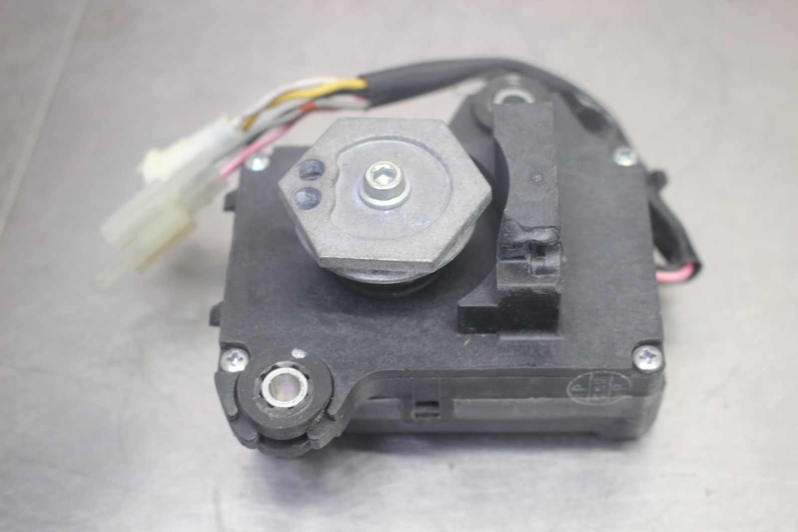 0607 Suzuki GSXR 750 Exhaust Valve Servo Motor eBay