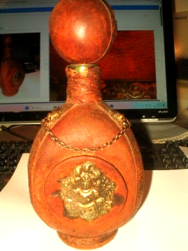 VTG Leather Wrapped Bottle Lion Head Detail Knight Decanter Italy - Picture 1 of 8