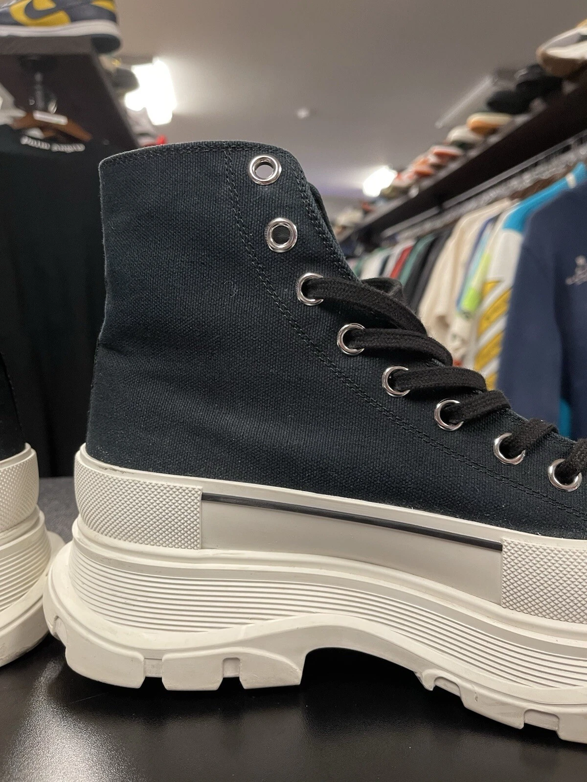 Taglia 10.5US 43.5EU Stivaletto Alexander McQueen battistrada liscio nero con ricevuta