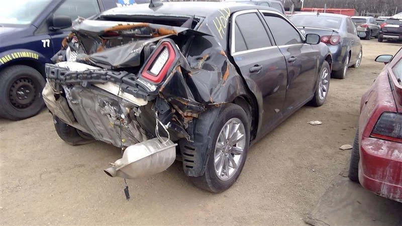 Sistema de monitoreo de presión de neumáticos usado (TPMS) modo de control se adapta a: Chrysler 300 2019 Foto 4 de 4