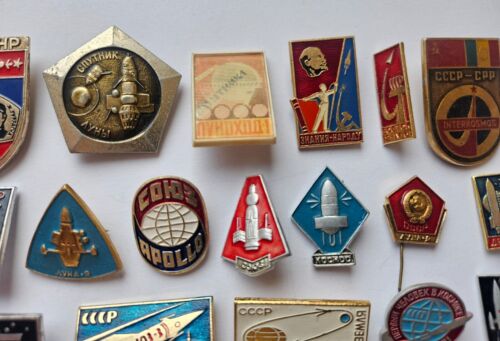 Set of 30 pcs. Pins Badges Soviet Space Program Rockets Austrounats Apollo–Soyuz - Picture 4 of 16