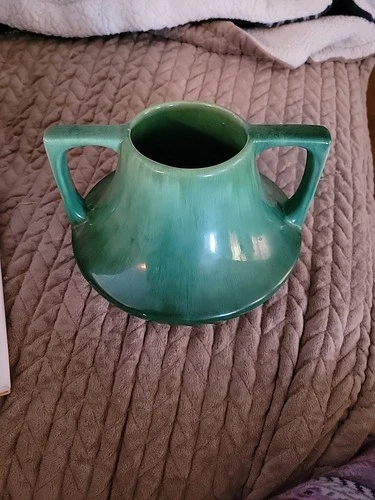 Geranium Green Ombre HAEGER M Stangl design EVE Pottery Vase 5.75" Tall 8.5 wide