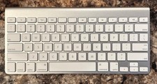 Apple A1314 Wireless Keyboard Tested works Silver
