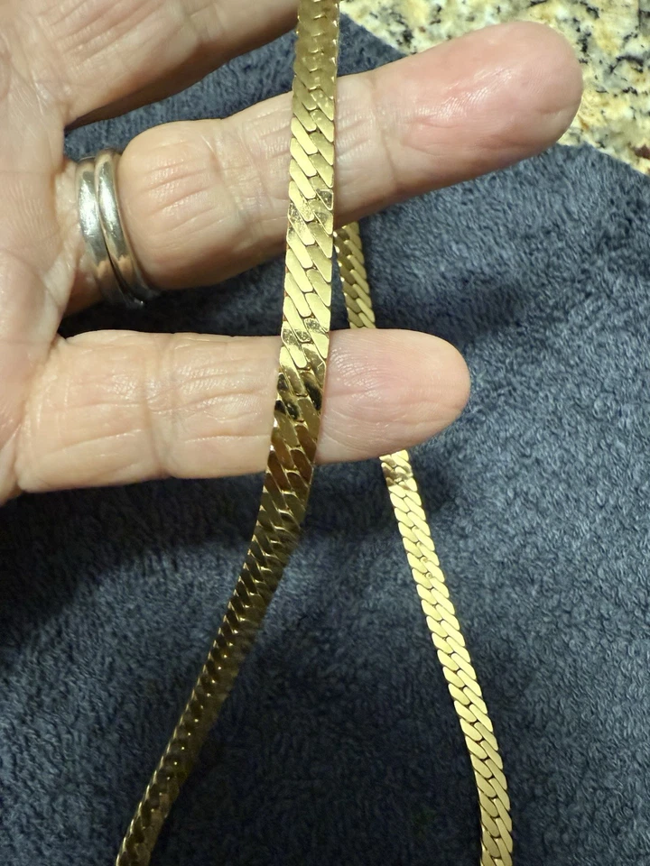 迪奥复古黑色和水晶箭头三角吊坠金色项链 — 第 3/3 张图片