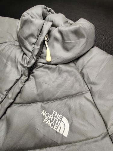 Chaqueta acolchada acolchada con cremallera completa plateada mediana The North Face 550 para mujer - Imagen 3 de 12