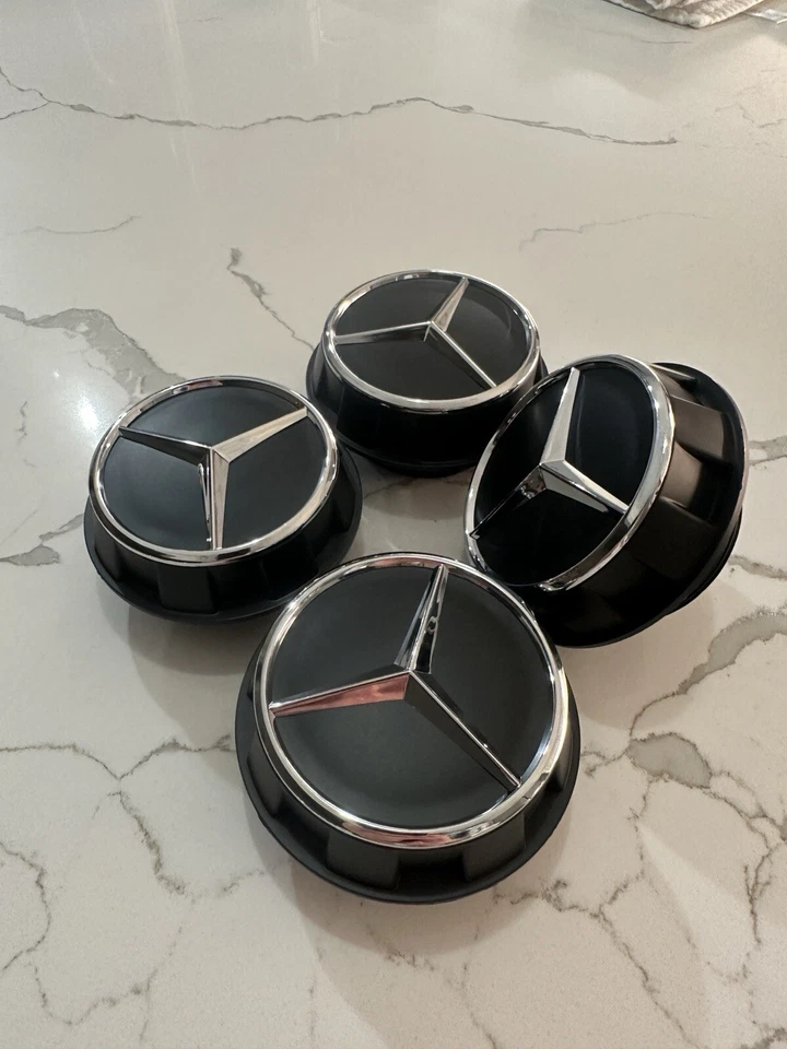 Tapacubos centrales cromados negros atornillables 4 piezas Mercedes Benz C63s E63s CLS63s AMG 60mm Foto 2 de 4