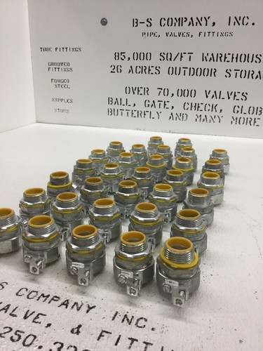 Crouse-Hinds LTB100G 1" Liquid Tight Connector w/ Ground Lug Insulated Fitting - Afbeelding 7 van 10