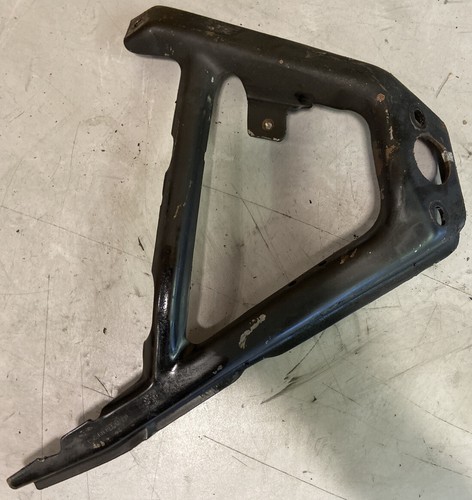 Halter Stützstrebe Halterung Mercedes C Klasse A6110981729