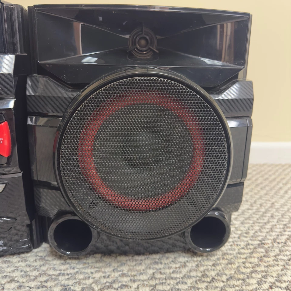 LG CM4550 700W 2.1 Channel Mini Shelf Bluetooth Stereo System w/ 2 Subwoofers - Image 4 of 4