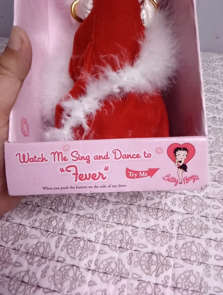 Muñeca de peluche Betty Boop 2007 bailando/cantando 14" en vestido rojo juega "fiebre" NUEVO Foto 2 de 4