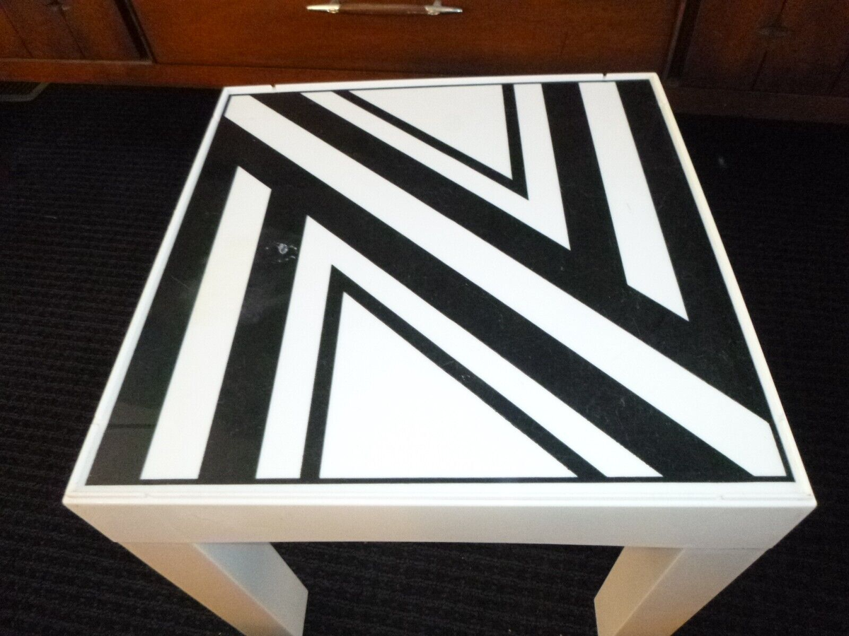 Vtg 70s Plastic Parsons Table Black & White Geometric Design