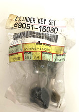 Genuine Toyota 69051-16080 Cylinder Key Set Door Lock Rh 1987-88 Tercel Nos Genuine Toyota 69051-16080 Cylinder Key Set Door Lock Rh 1987-88 Tercel Nos