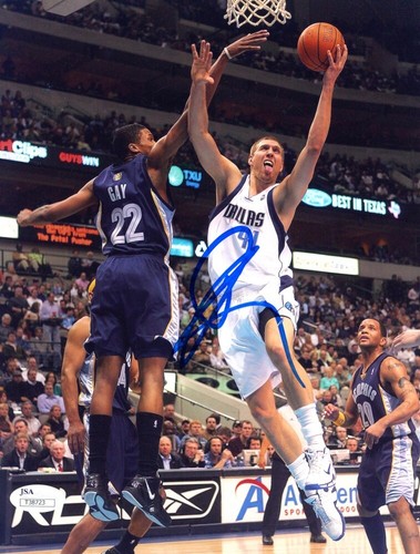 Dirk Nowitzki signiert Dallas Mavericks Hall of Fame 2023 8x10 Foto JSA COA