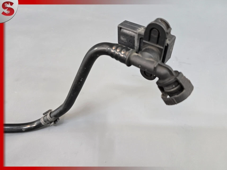 12-18 BMW F30 328I F10 528I FUEL GAS TANK BREATHER HOSE PIPE LINE W/ VALVE OEM Foto 3 de 4