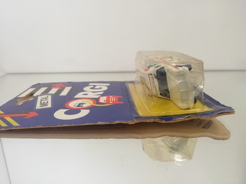 Corgi Mercedes 2200 Binz AMbulance su blister raro - Foto 4 di 7