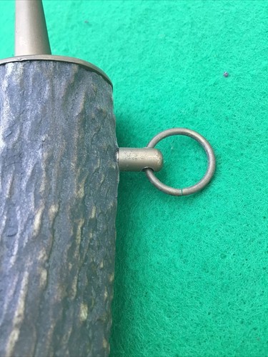Vintage stag horn powder flask with solid brass powder spout and belt hook - Picture 10 of 10