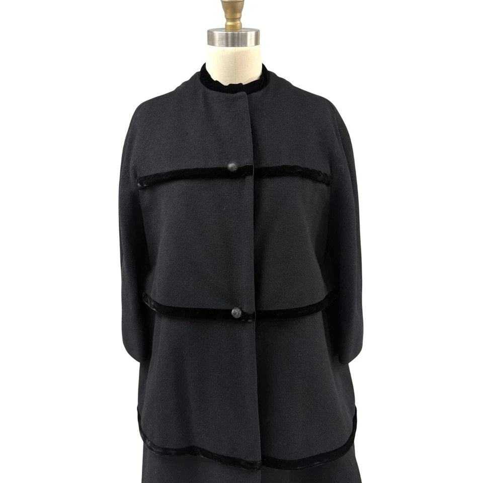 RARO Abrigo de Colección Años 50 Lilli Ann Paris Trapecio Capas Lana Terciopelo Borde Negro M Foto 2 de 4