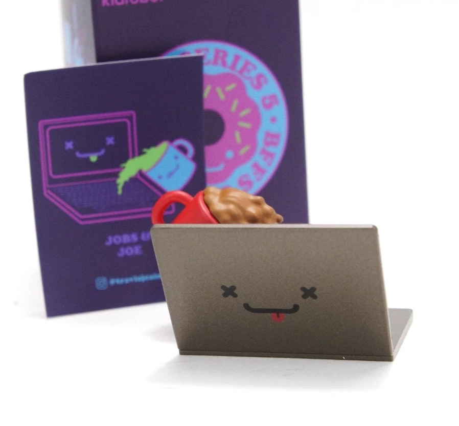 Kidrobot Travis Cain BFFs Jobs & Joe Laptop & Coffee Vinyl Figure Toy Series 5 - Image 3 of 3