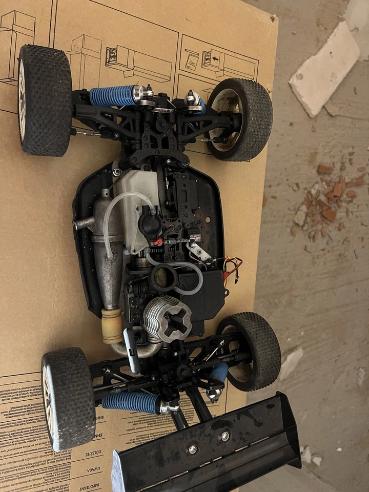 Auto  Rc Scala  1/8 competition motore a scoppio - Immagine 2 di 2