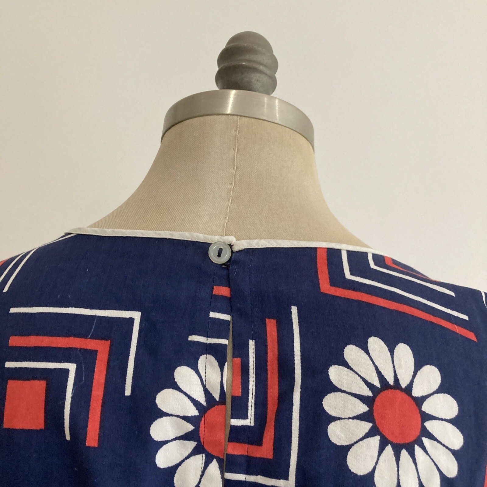 VINTAGE Daisy Print 1970s Overall, Shop/Dinner Lady, Cleaner, Chores, Housework 8