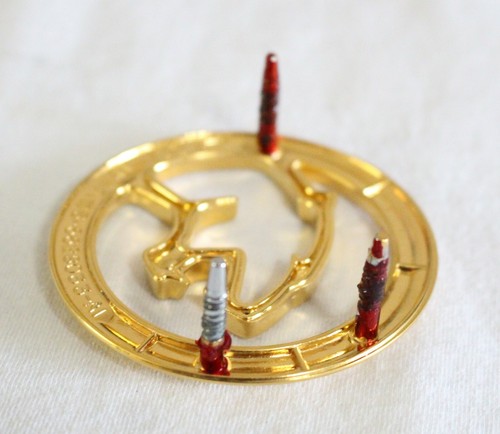 1993 - 1995 MERCURY COUGAR HEAD 24K GOLD PLATED SIDE EMBLEM LH - F1WB6628033A1 - Picture 2 of 2