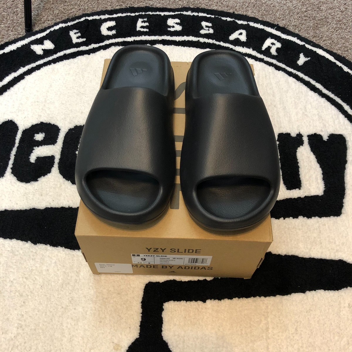 YEEZY SLIDE ブラック 9 onyx 27.5 adidas Yeezy Slide Onyx Men's - HQ6448 - US