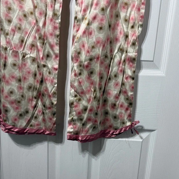 Old Navy Pink and Cream Floral Pajama Pants - Image 4 of 4