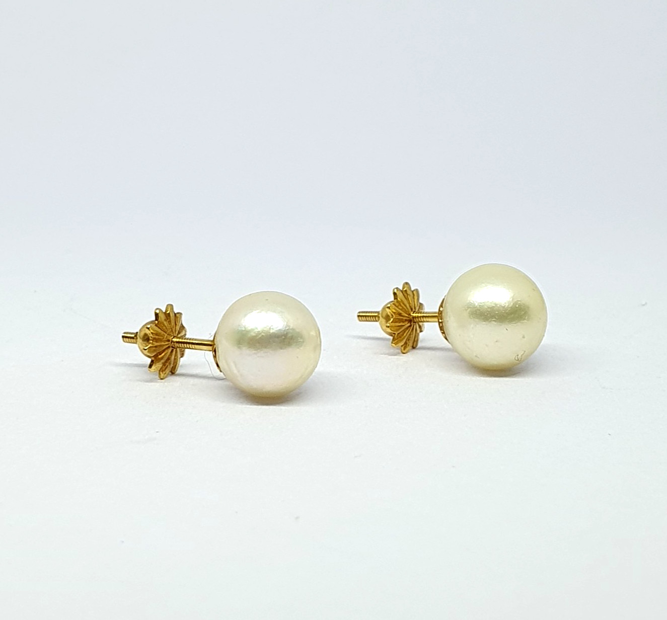 Stud Earrings on 18kt Gold With Natural Cultured Pearl of 9mm - 441-image