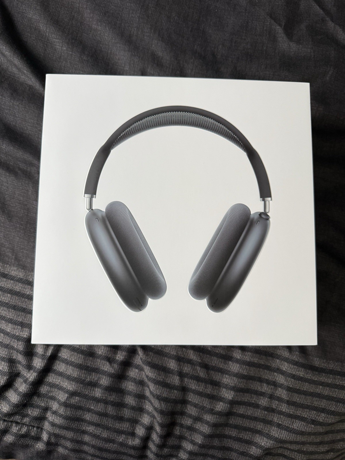 Apple Max Wireless Over-Ear Headphones USB-C New Sealed Midnight Black