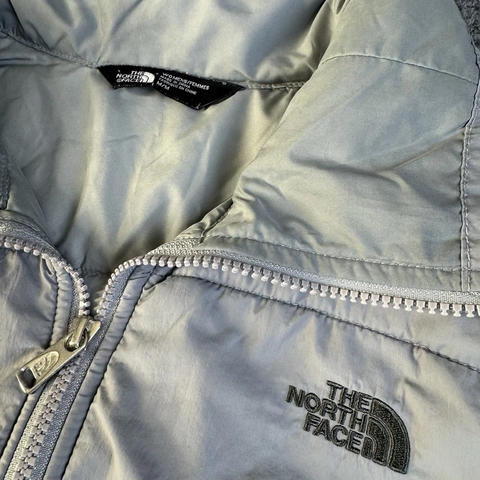 Chaqueta de Invierno The North Face Acolchada Puffer Gris Para Mujer Talla Mediana Cremallera Completa Foto 3 de 4