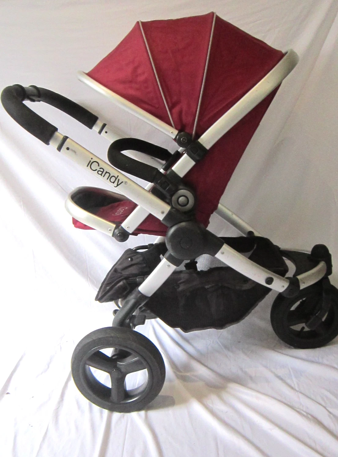 iCandy Peach Jogger/ All terrain Frame Chassis with Wheels, seat unit
Opens in a new window or tab