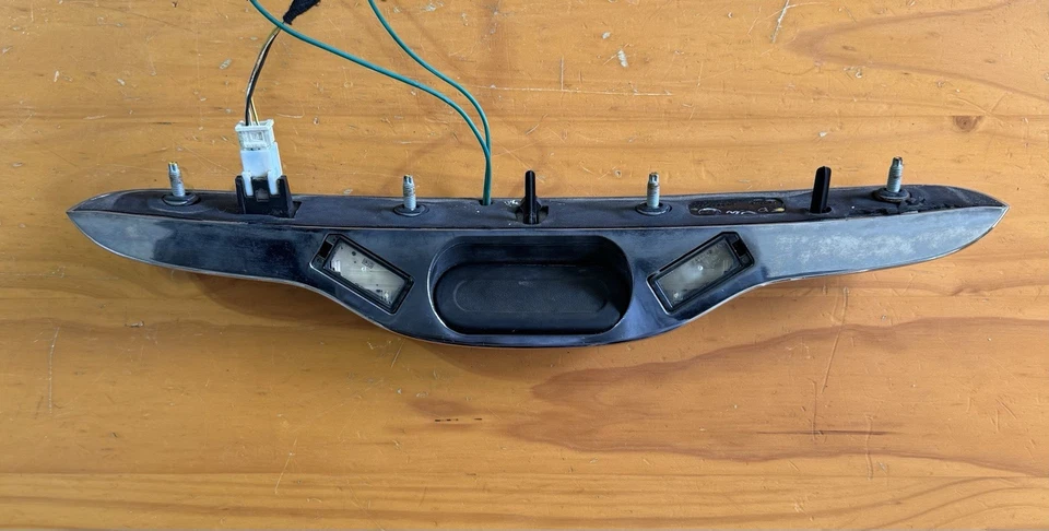 Fiat 500 2012-2017 genuino OEM maletero trasero cromo moldura manija tapa pestillo Foto 3 de 4